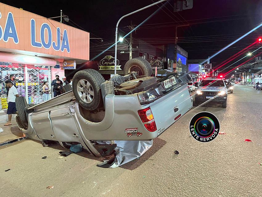 Urgente Ao Vivo Motorista De Hilux Passa Sinal Vermelho E Capota Ap S