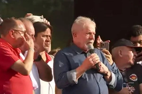 Lula Come A Discurso No De Maio Pedindo Desculpas Aos Policiais