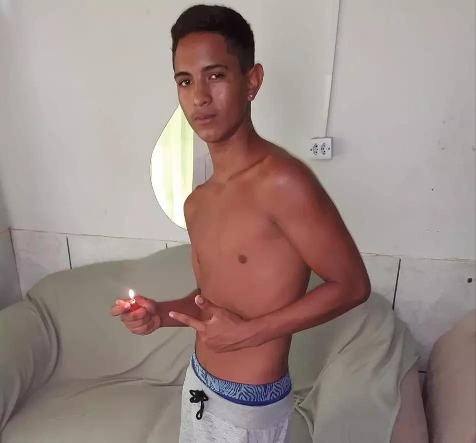 Garoto de 13 anos morre atropelado por táxi no Espaço Alternativo Garoto de 13 anos morre atropelado por táxi no Espaço Alternativo