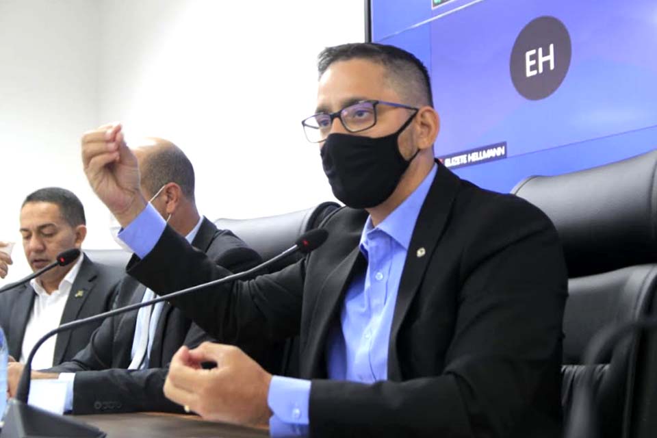 Na Comissão Segurança Pública, deputado Anderson discute com a Polícia Civil e secretário da Sesdec, situação dos conflitos agrários e invasões de terras em Rondônia Na Comissão Segurança Pública, deputado Anderson discute com a Polícia Civil e secretário da Sesdec, situação dos conflitos agrários e invasões de terras em Rondônia