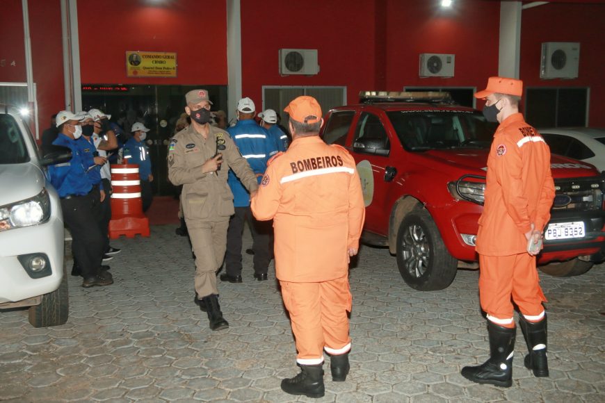 Na 9ª noite da “Operação Prevenção”, agentes fiscalizadores reforçam para a população determinações do decreto em vigor Na 9ª noite da “Operação Prevenção”, agentes fiscalizadores reforçam para a população determinações do decreto em vigor