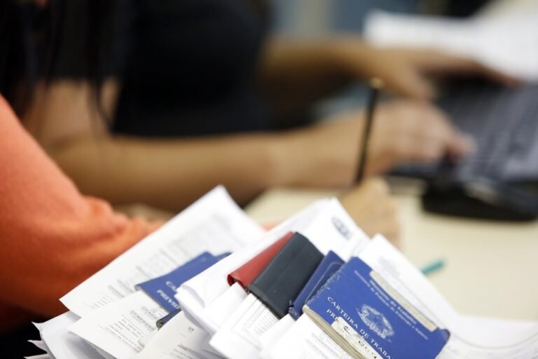 Rondônia tem 10,6% mais contratações que demissões no mês de abril, aponta Caged