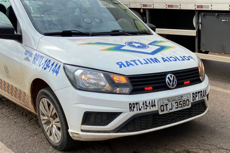 Suspeito é detido por populares ao tentar roubar celular de mulher no centro da cidade