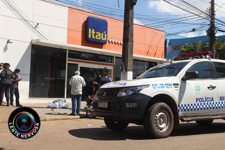 IDENTIFICADO – Criminoso é morto durante assalto em frente à agência bancária