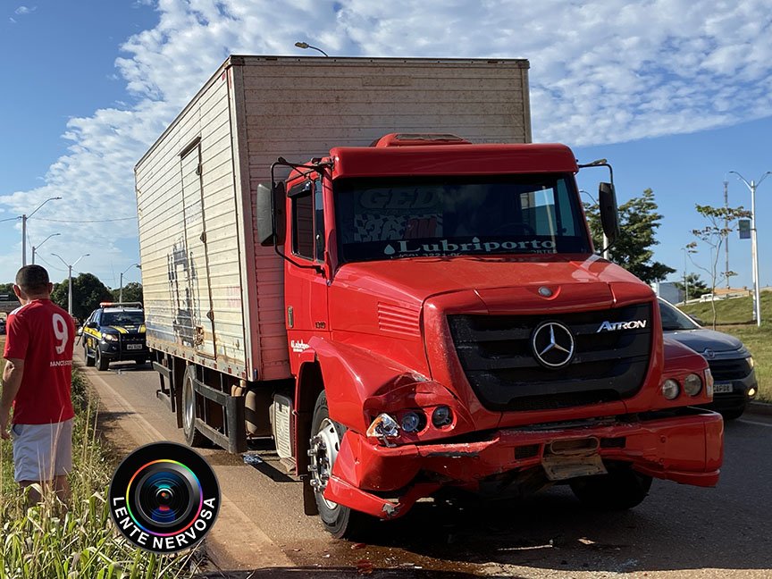 Carro ocupado por mulheres é prensado entre caminhão e carreta no Trevo do Roque – FOTOS E VÍDEO