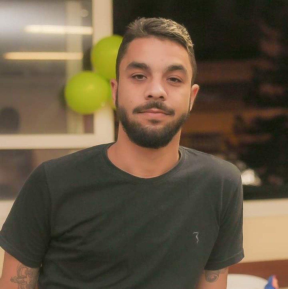 Fotógrafo é morto em Niterói após pedir silêncio a traficantes para a filha dormir Fotógrafo é morto em Niterói após pedir silêncio a traficantes para a filha dormir