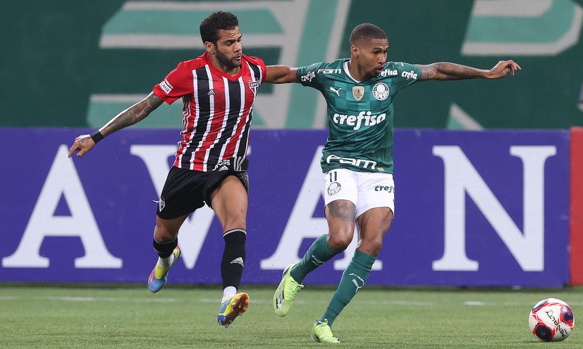 Sotaque estrangeiro marca final estadual entre Palmeiras e São Paulo Sotaque estrangeiro marca final estadual entre Palmeiras e São Paulo