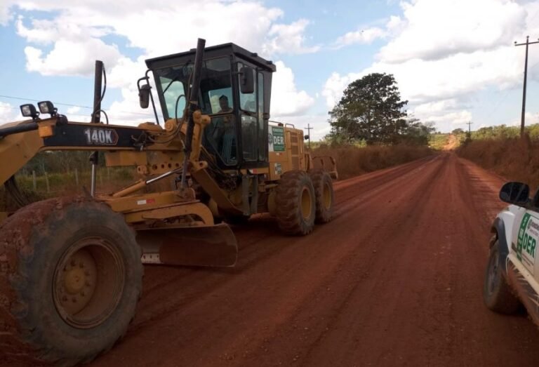 Governo recupera 25 quilômetros da RO-370 entre Alto Alegre dos Parecis e o distrito de Vila Marcão