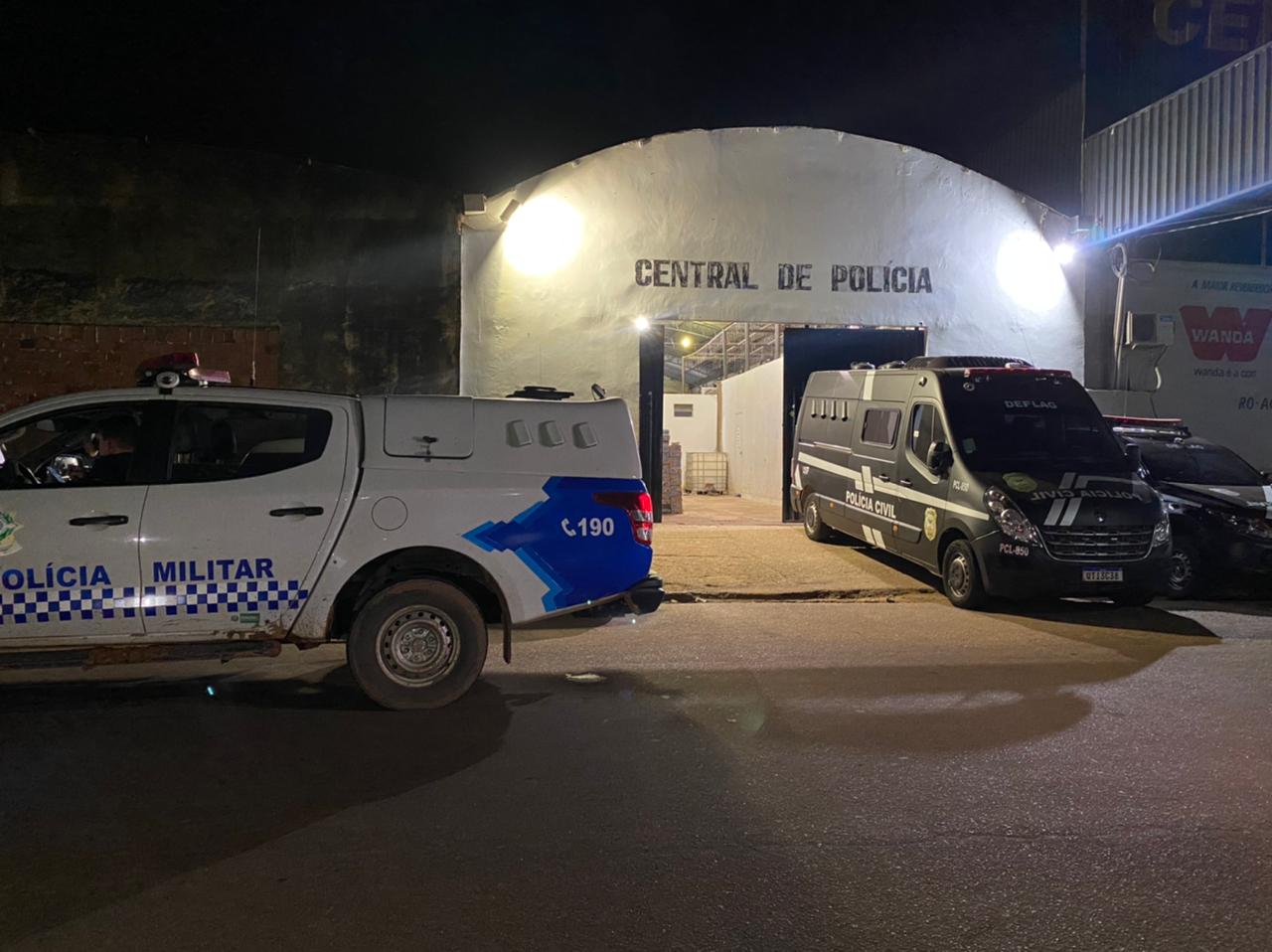 Homem é preso após ameaçar matar policial militar na Estrada de Ferro Madeira Mamoré Homem é preso após ameaçar matar policial militar na Estrada de Ferro Madeira Mamoré