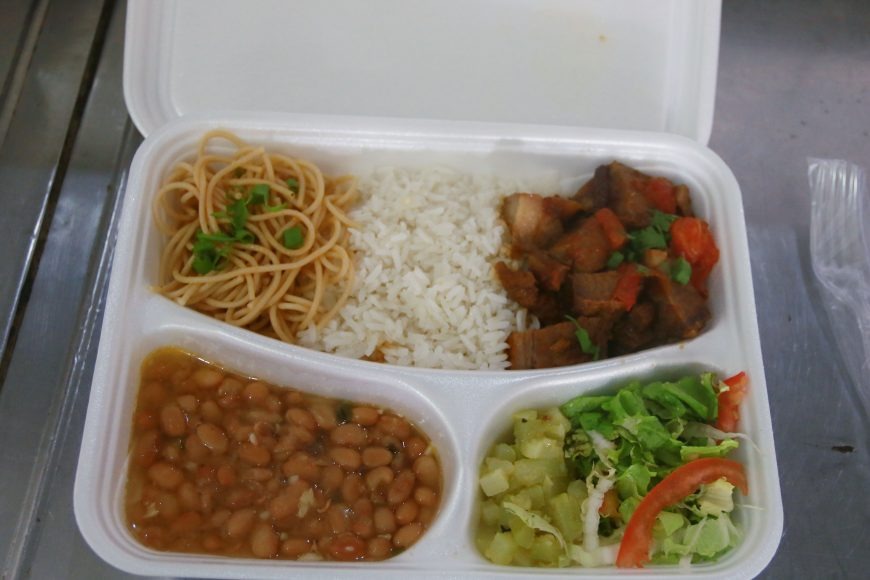 No primeiro mês do “Prato Fácil” mais de 17 mil pessoas foram atendidas com alimentação saudável e de baixo custo No primeiro mês do “Prato Fácil” mais de 17 mil pessoas foram atendidas com alimentação saudável e de baixo custo