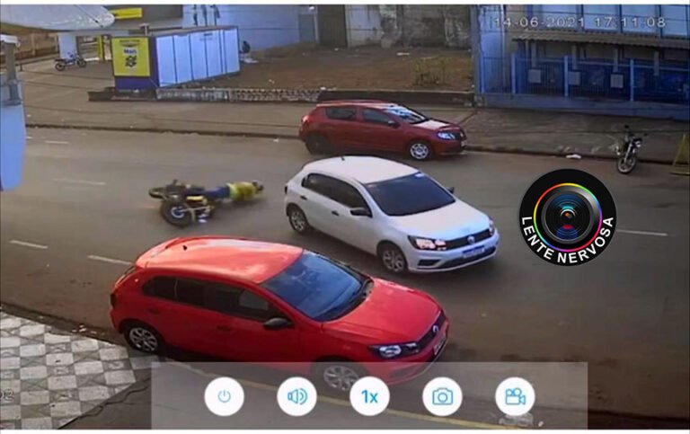 Câmera registrou acidente que resultou em destruição de carro por mototaxista – VEJA O VÍDEO