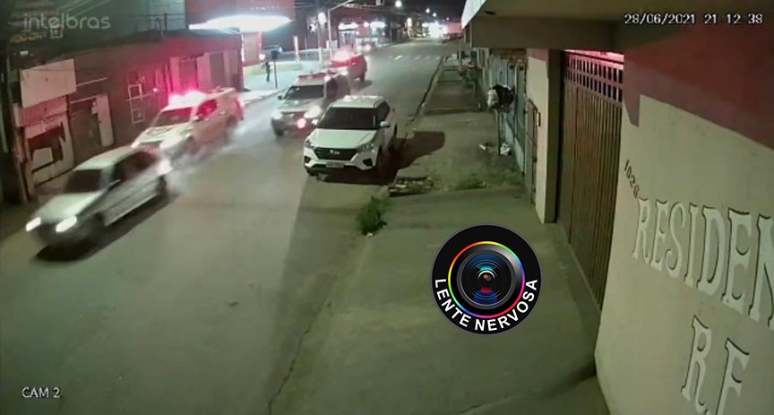 Criminoso é baleado durante troca de tiros e acidente com viatura da Polícia Militar – VEJA VÍDEO Criminoso é baleado durante troca de tiros e acidente com viatura da Polícia Militar – VEJA VÍDEO