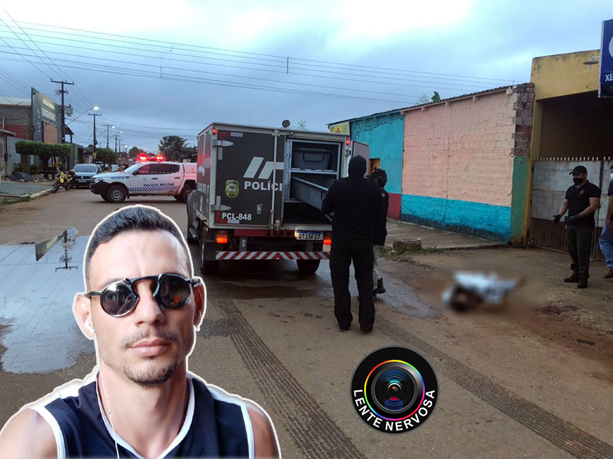 Populares incendeiam carro de haitiano que assassinou homem durante briga na zona leste Populares incendeiam carro de haitiano que assassinou homem durante briga na zona leste
