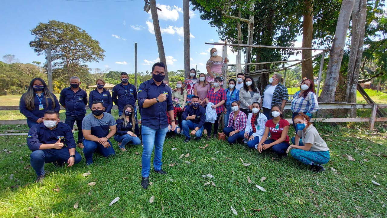 Vereador Edimilson Dourado realiza ação social na Colônia Viçosa Vereador Edimilson Dourado realiza ação social na Colônia Viçosa