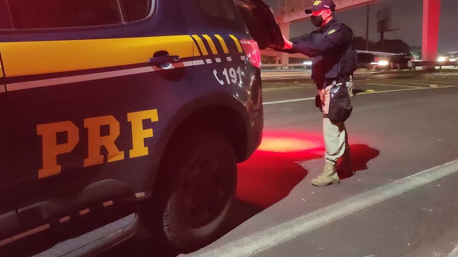 Homem finge ser policial federal para caçar Lázaro Barbosa e é preso Homem finge ser policial federal para caçar Lázaro Barbosa e é preso