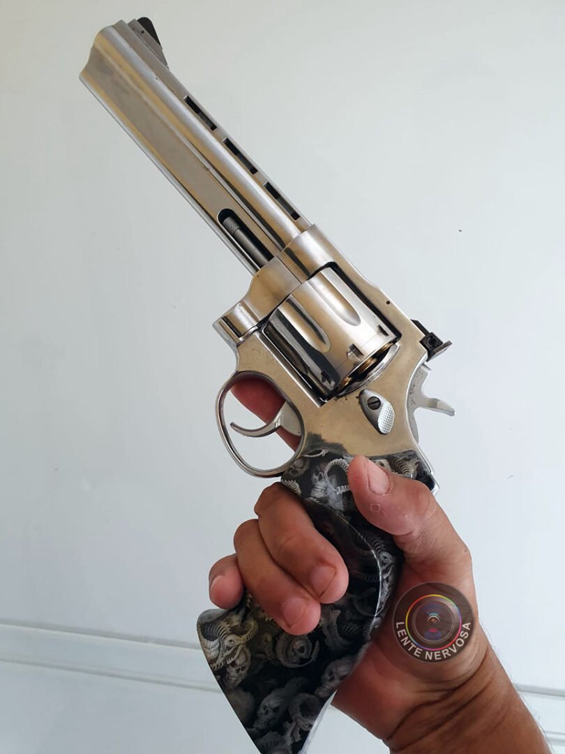 MONSTRO – Conheça o revólver usado por policial para deter assaltantes em posto na capital 2 Magnum 357