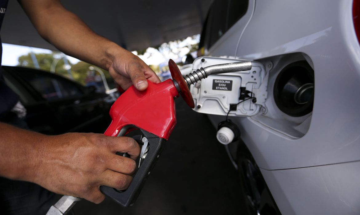 Preços da gasolina, diesel e gás aumentam hoje (6) nas refinarias Preços da gasolina, diesel e gás aumentam hoje (6) nas refinarias