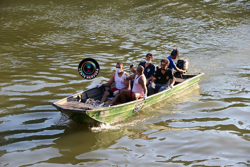 Cadáver é encontrado boiando com mãos e pés amarrados em Candeias do Jamari