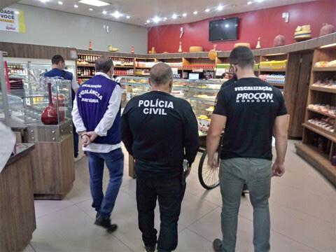 Ação de órgãos de fiscalização interdita panificadora no centro de Porto Velho Ação de órgãos de fiscalização interdita panificadora no centro de Porto Velho