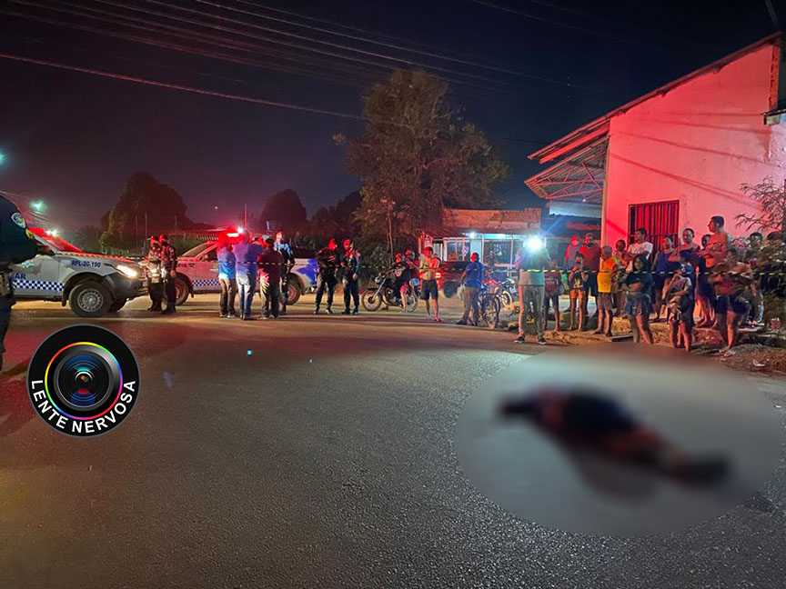 Suspeitos em carro executam jovem no Bairro Três Marias Suspeitos em carro executam jovem no Bairro Três Marias