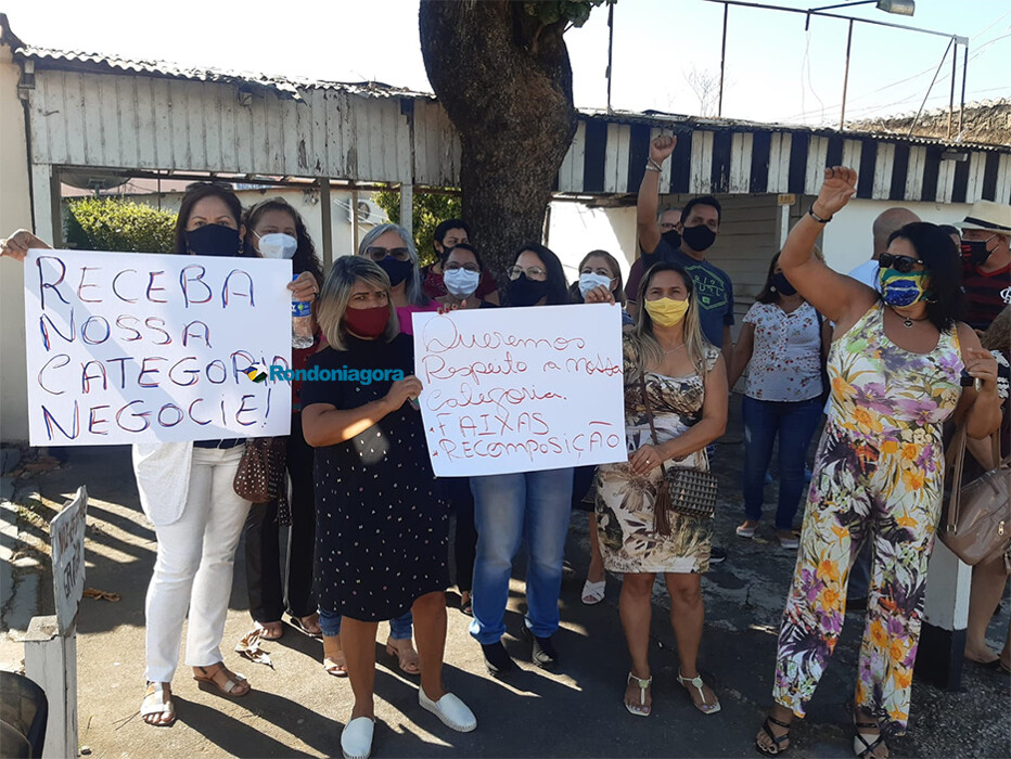 Servidores da Câmara fazem protesto por correção da inflação em salários Servidores da Câmara fazem protesto por correção da inflação em salários