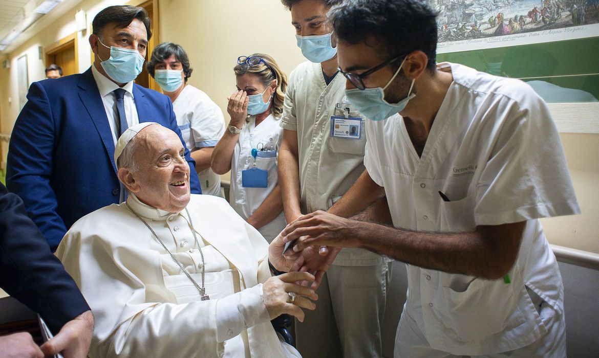 Papa agradece orações de fiéis por sua saúde Papa agradece orações de fiéis por sua saúde