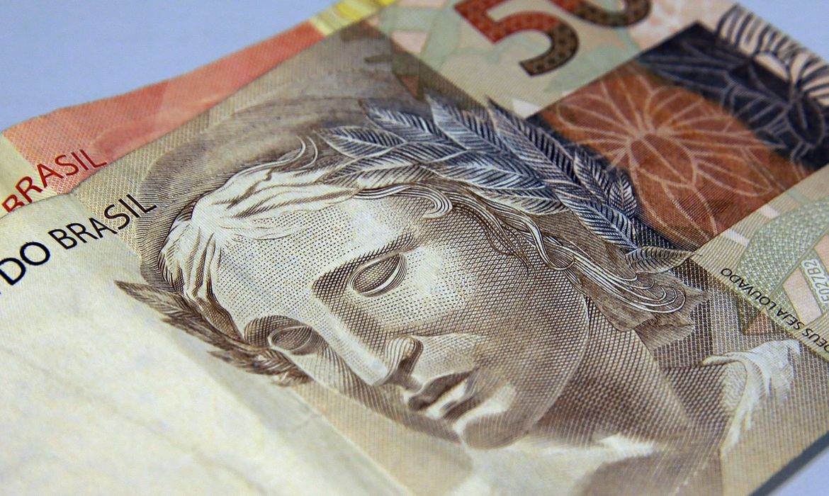 Bolsonaro sanciona lei que protege consumidores do superendividamento Bolsonaro sanciona lei que protege consumidores do superendividamento