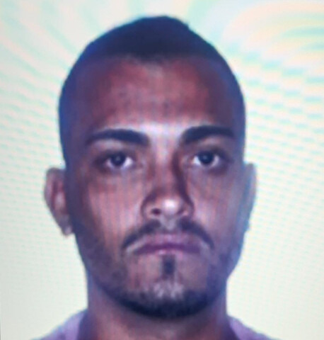 Polícia pede ajuda para prender criminoso que matou o irmão Polícia pede ajuda para prender criminoso que matou o irmão