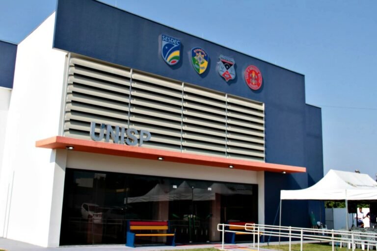 Últimas Notícias 2 Jovem penhora motocicleta em boca de fumo após ter recaída com drogas e chama a polícia para recuperar