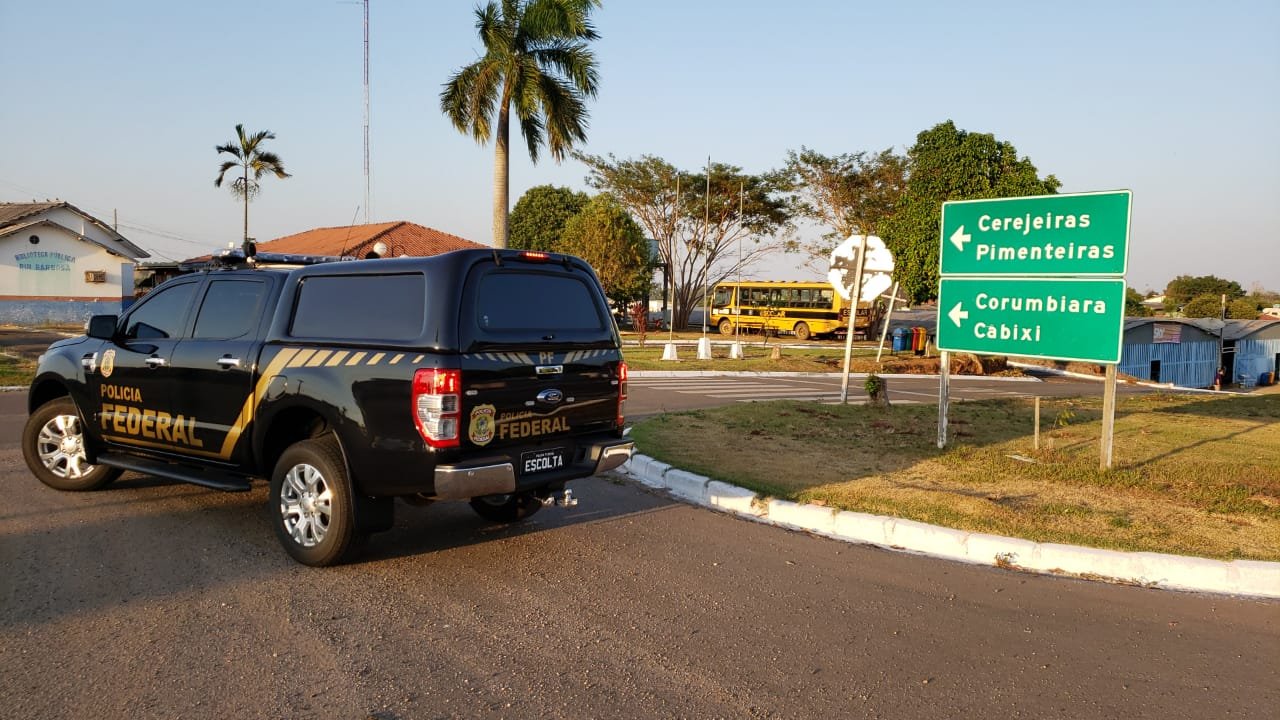 COLHEITA AMARGA - Polícia Federal deflagra operação e cumpre mandados na capital e em outras três cidades 2 Viatura Polícia Federal