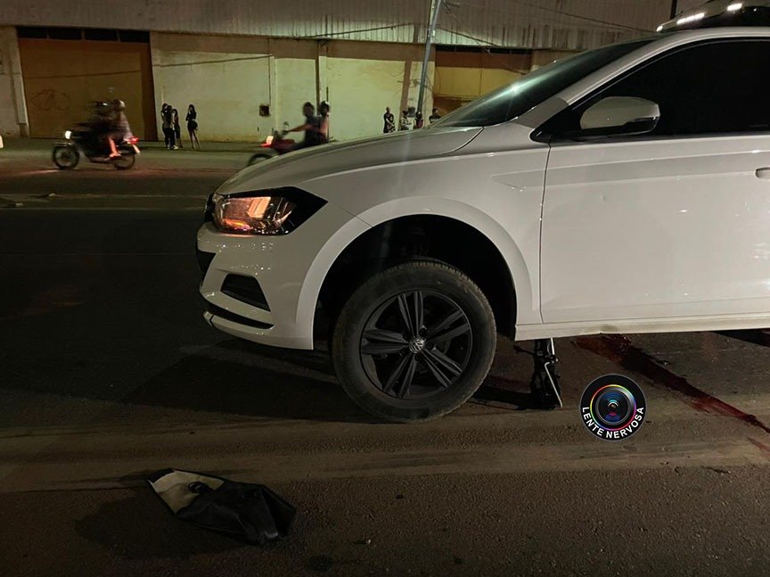 Motoqueiro é arrastado e fica embaixo de carro em grave acidente na BR-364 – VÍDEO