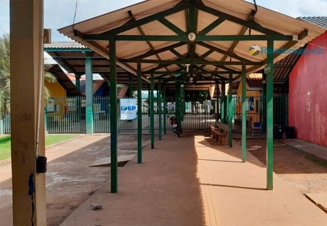 Sintero anuncia que vai acatar decisão e retomar aulas presenciais a partir de segunda-feira Sintero anuncia que vai acatar decisão e retomar aulas presenciais a partir de segunda-feira