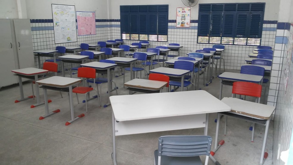 Seduc mantém retorno de aulas presenciais para o dia 9; servidores poderão entrar em greve Seduc mantém retorno de aulas presenciais para o dia 9; servidores poderão entrar em greve