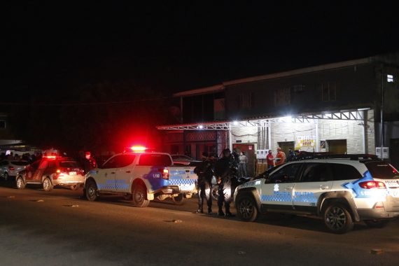 Equipes da “Operação Prevenção” flagram aglomeração e consumo de bebida alcoólica fora do horário permitido