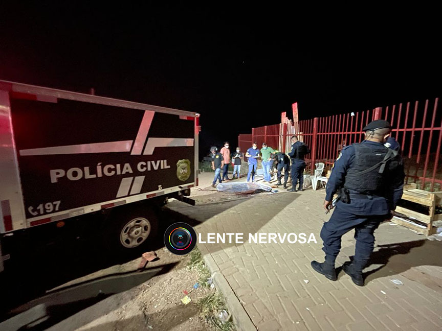 Homem compra faca e mata trabalhador após discussão no Cai N´água – VÍDEO Homem compra faca e mata trabalhador após discussão no Cai N´água – VÍDEO