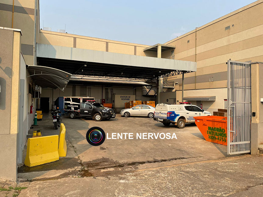 Jornalista é agredido e xingado por funcionários do Porto Velho Shopping – VÍDEO Jornalista é agredido e xingado por funcionários do Porto Velho Shopping – VÍDEO