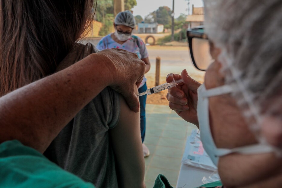 Cerca de 9 mil doses de vacinas foram aplicadas na sexta e sábado na capital Cerca de 9 mil doses de vacinas foram aplicadas na sexta e sábado na capital