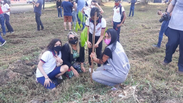 Últimas Notícias 1 Vereadora Márcia Socorristas Animais participa de ações em alusão ao Dia da Árvore