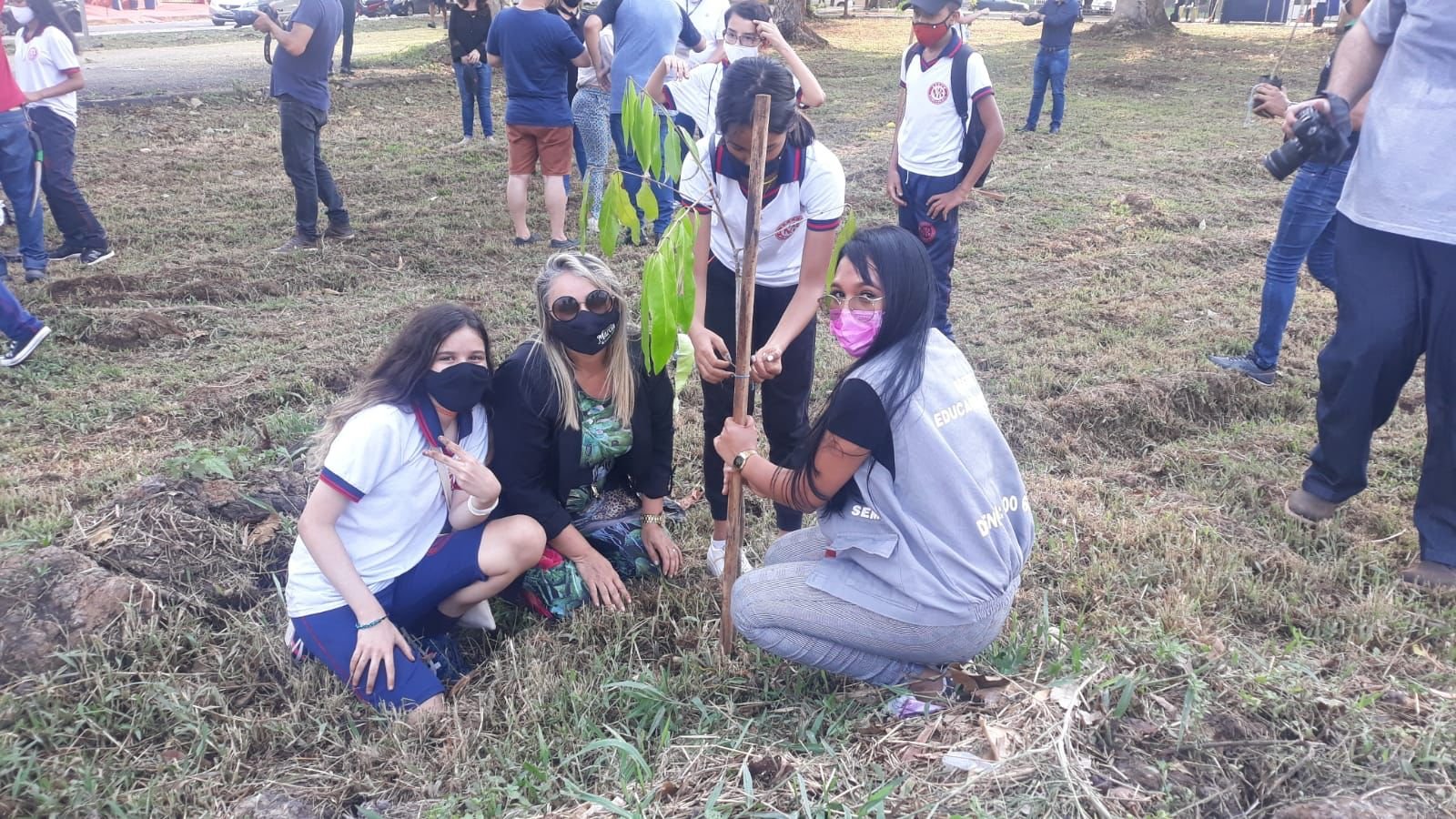 Vereadora Márcia Socorristas Animais participa de ações em alusão ao Dia da Árvore 1 Vereadora Márcia Socorristas Animais participa de ações em alusão ao Dia da Árvore