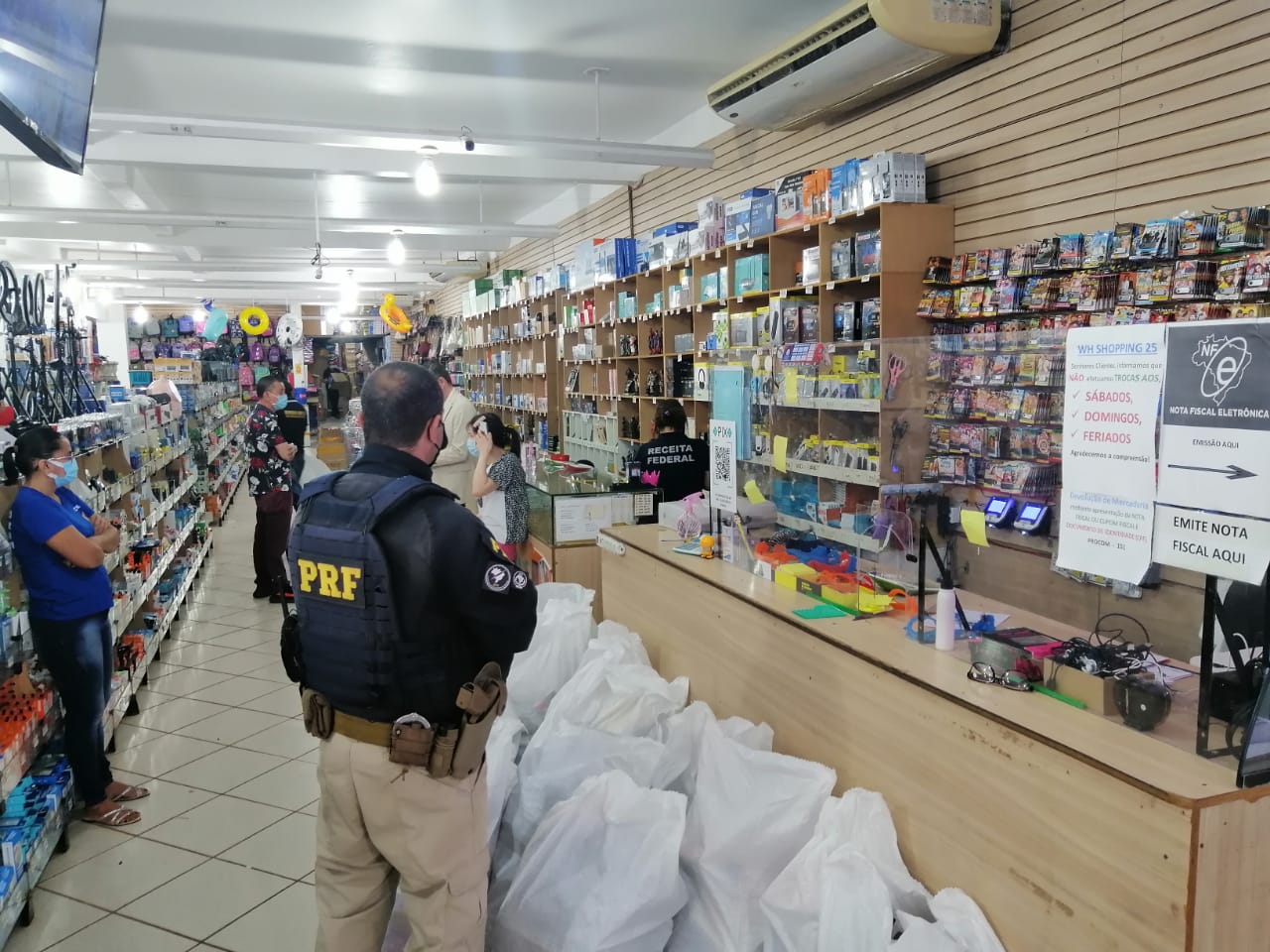 Em Porto Velho/RO, PRF e Receita Federal realizam operação de repreensão ao contrabando e descaminho Em Porto Velho/RO, PRF e Receita Federal realizam operação de repreensão ao contrabando e descaminho