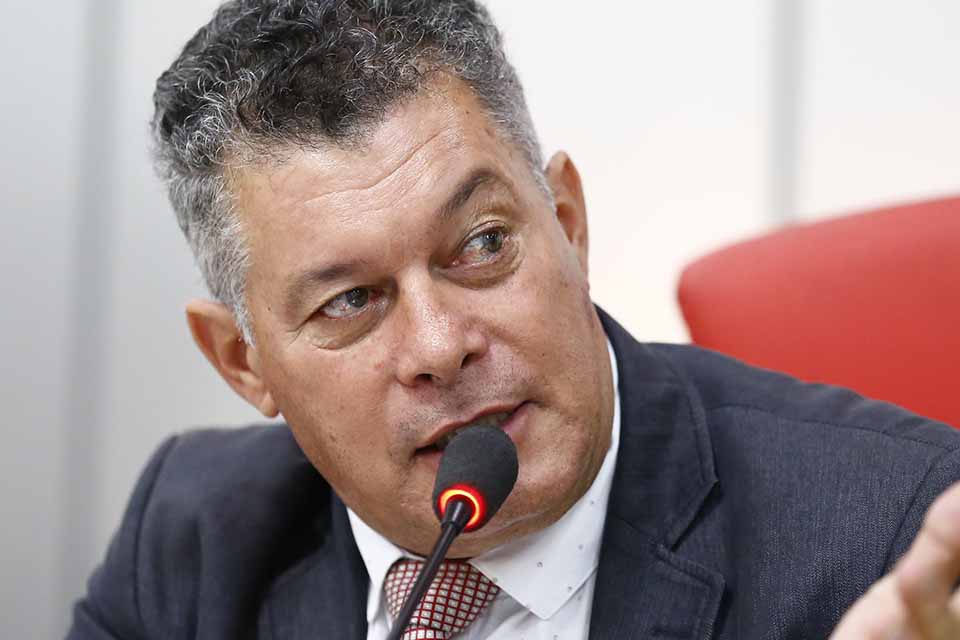 FIM DA LINHA – Deputados tem cinco dias para tirar mandato de Edson Martins ou responderão por improbidade, determina TJ/RO FIM DA LINHA – Deputados tem cinco dias para tirar mandato de Edson Martins ou responderão por improbidade, determina TJ/RO