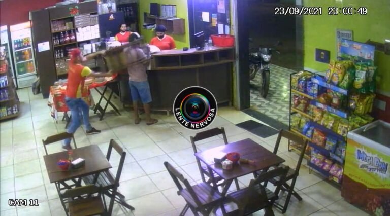 Últimas Notícias 1 VÍDEO: criminoso é espancado por populares durante roubo em padaria na zona leste