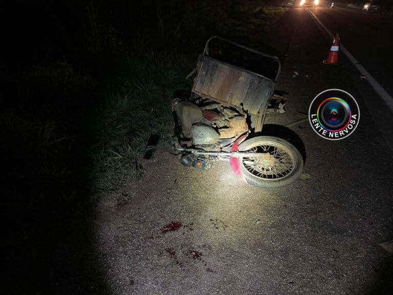 Últimas Notícias 8 LENTE URGENTE – Oficiais da Marinha capotam veículo após colisão com moto na BR-364