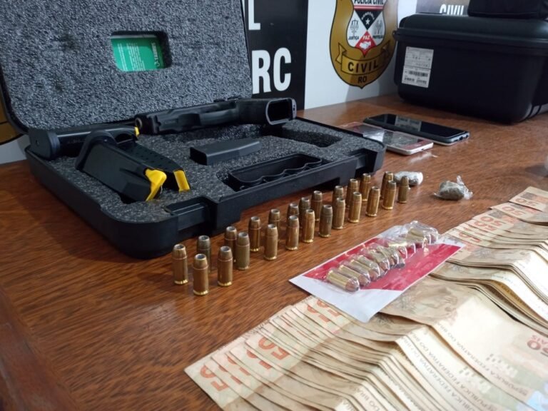 Últimas Notícias 9 Dupla é presa com pistola que pode ter sido furtada de transportadora na capital