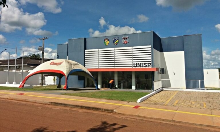 Jovem é preso após se masturbar dentro de óptica e tentar agarrar funcionária em RO