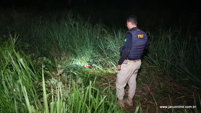 Últimas Notícias 9 Motociclista fica ferido ao colidir com micro-ônibus na BR-364, em RO