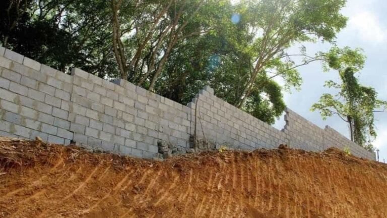 Últimas Notícias 6 TRÁGICO – Menina de 8 anos é esmagada por muro de concreto