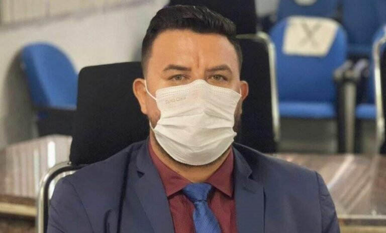 Últimas Notícias 2 Vereador que tentou multar pais de alunos agora quer demitir servidor que “desrespeitar” advogados