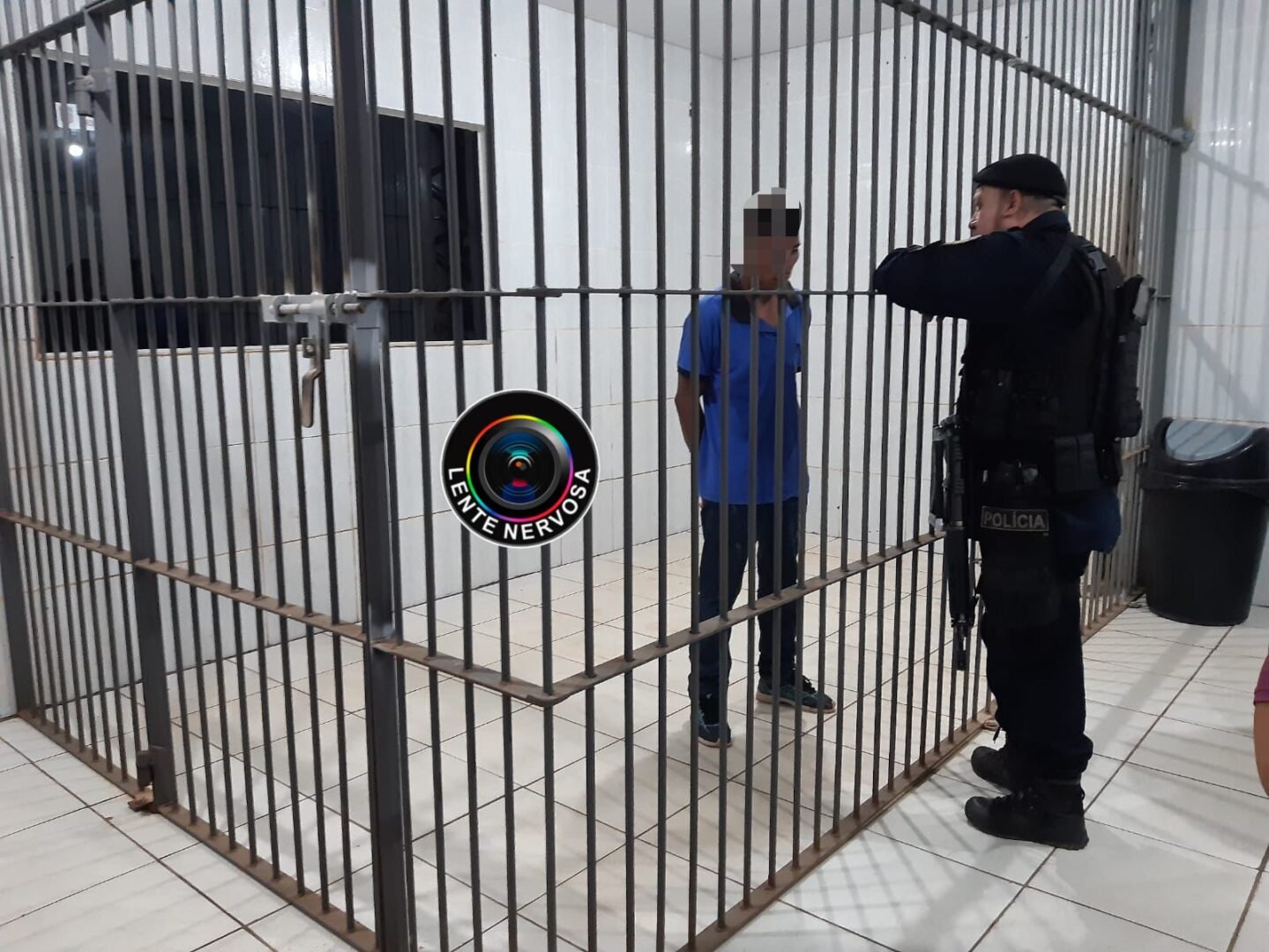 Criminoso é amarrado por populares após atirar durante roubo na zona leste da capital