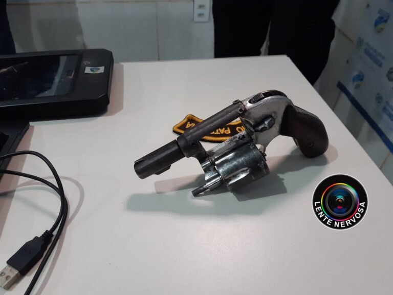 Últimas Notícias 7 Criminoso é amarrado por populares após atirar durante roubo na zona leste da capital